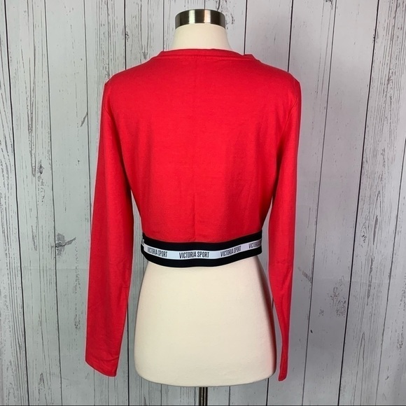 Victoria Sport | red crop top - Picture 7 of 11